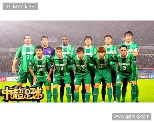 可爱的足球明星动漫形象展现活力与激情的完美结合