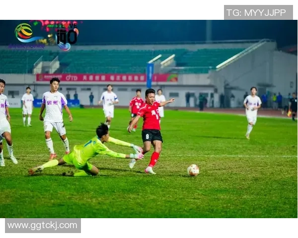 足球明星的善良之心与温暖行动谱写的感人故事 足球明星的善良之心与温暖行动谱写的感人故事